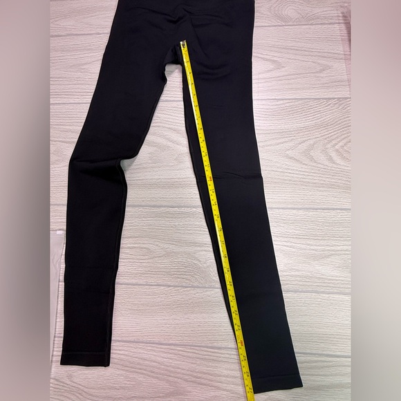 Sculpting Seamless Black Women's Leggings - Picture 8 of 11